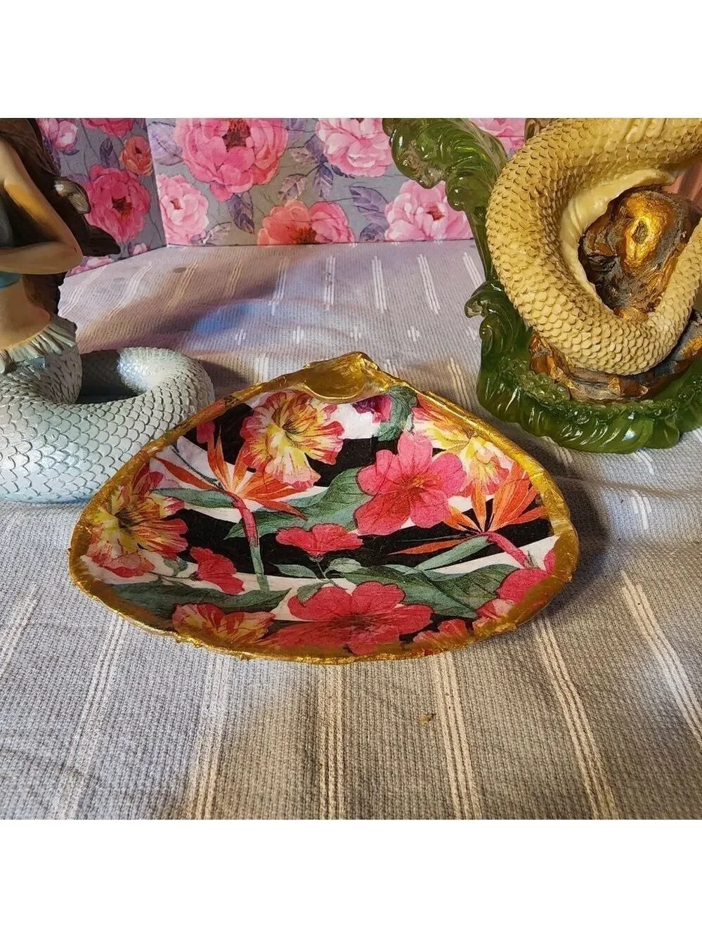 DECOUPAGE CLAM SHELL